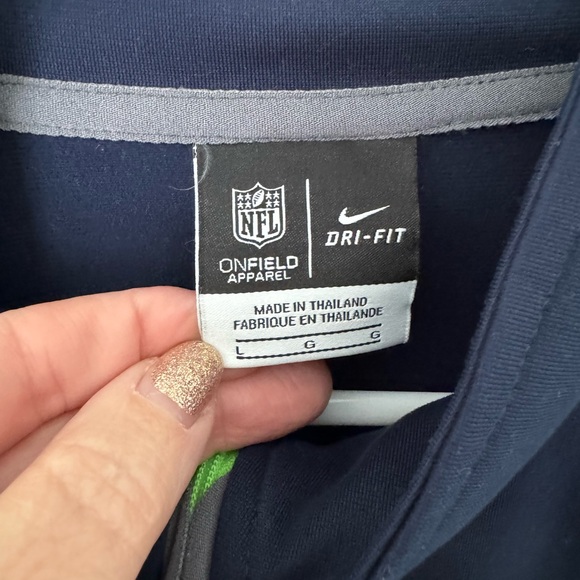 Men’s Seattle Seahawk zippered jacket size large - Picture 3 of 4